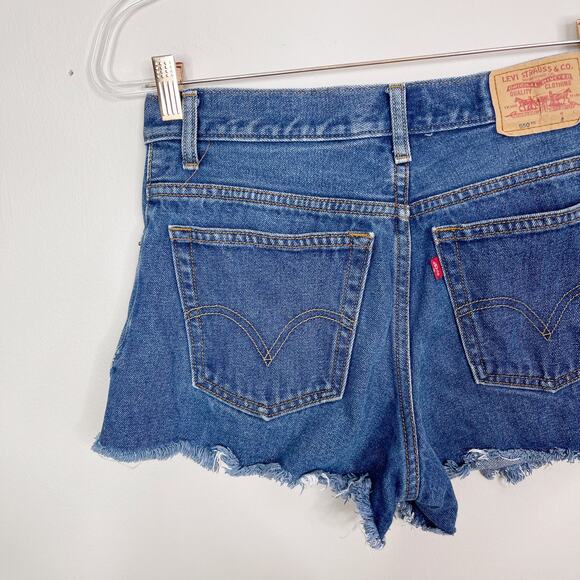 Levis 550 Cut Off Shorts Womens Size 8 Medium Wash High Waist Cotton Fringe Hem - Picture 6 of 12